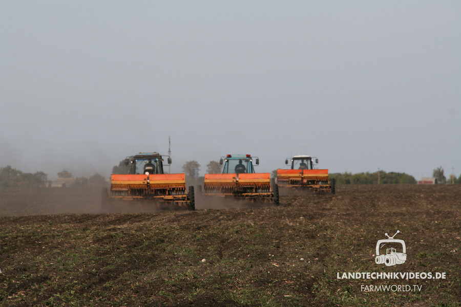 Belarus MTS Traktoren_07.jpg
